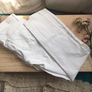 PAIGE • White Skyline Ankle Peg Jeans